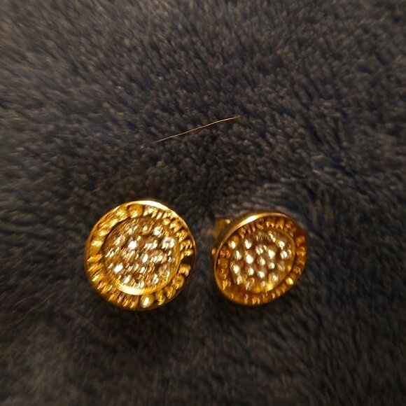 Jewelry - Stud earings